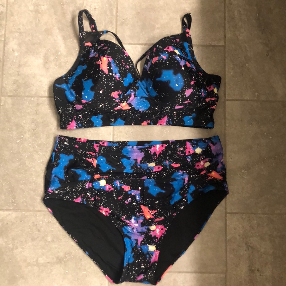 Women’s plus size high waisted swimsuit